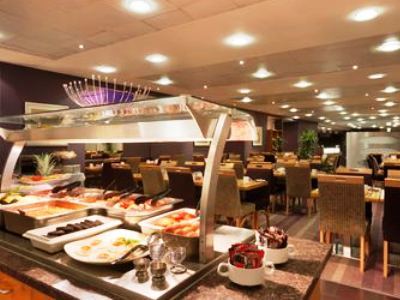Отель Ramada Plaza Рексем